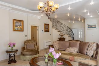 010 1027 05 Dubrovnik Modern villa with pool for sale