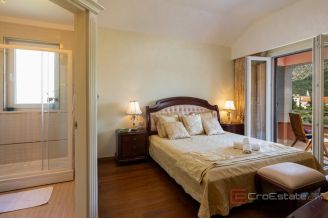 010 1027 05 Dubrovnik Modern villa with pool for sale