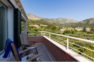 010 1027 05 Dubrovnik Modern villa with pool for sale