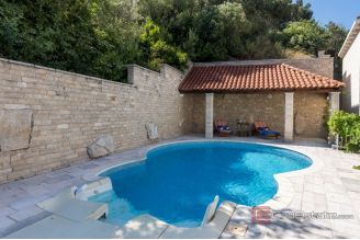 010 1027 05 Dubrovnik Modern villa with pool for sale