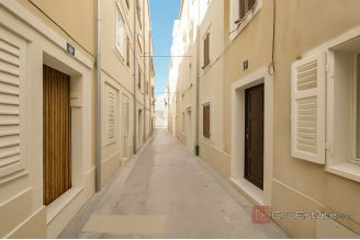 018 5386 30 island pag renovated stone house in the center for sale