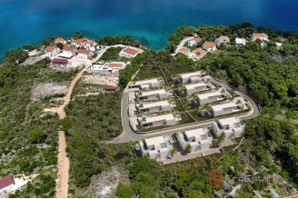 020 2046 101 Hvar Building land in the first row to the sea for sale