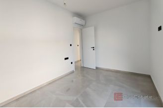 015 2035 237 island ciovo three bedroom apartment in a new building for sale