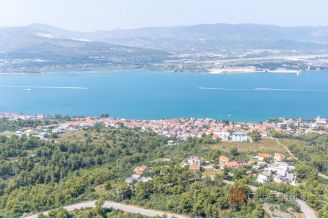 001 2031 195 Ciovo Building land with a sea view for sale