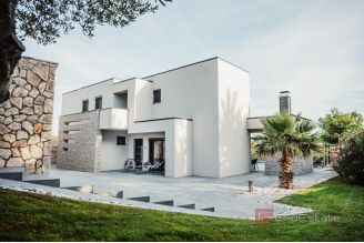 017 2044 58 Zadar Villa with pool and an open sea view for sale