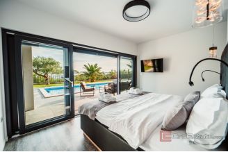 017 2044 58 Zadar Villa with pool and an open sea view for sale