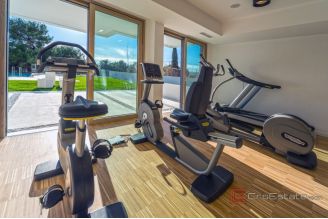 007 2016 664 split spacious office space in a luxury building for rent