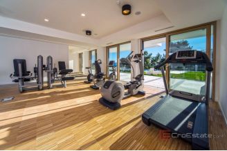 007 2016 664 split spacious office space in a luxury building for rent