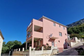 017 5388 30 Omis Apartment house sea view for sale