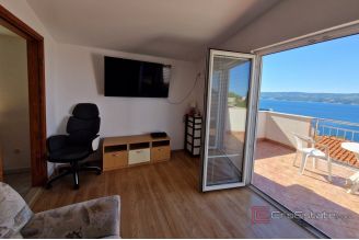 017 5388 30 Omis Apartment house sea view for sale