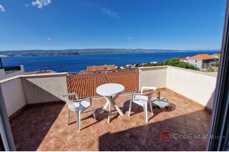 017 5388 30 Omis Apartment house sea view for sale
