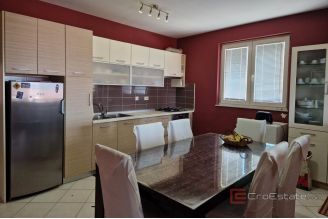 017 5388 30 Omis Apartment house sea view for sale