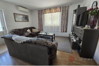 017 5388 30 Omis Apartment house sea view for sale