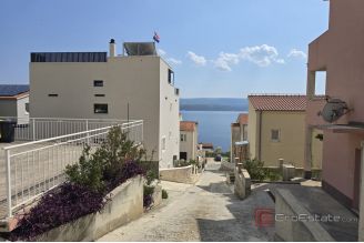 017 5388 30 Omis Apartment house sea view for sale