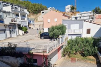 017 5388 30 Omis Apartment house sea view for sale
