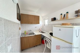 007 2049 47 Ciovo Two bedroom apartment with a sea view for rent