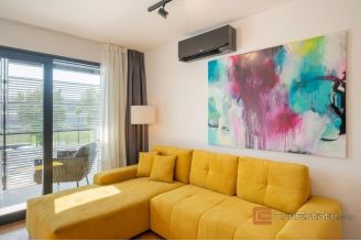 020 2046 102 Split Center Two modern apartment units for sale