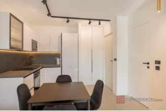 020 2046 102 Split Center Two modern apartment units for sale