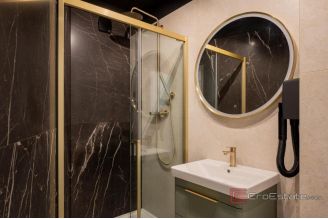 020 2046 102 Split Center Two modern apartment units for sale