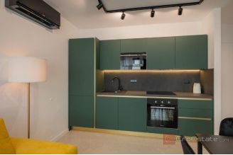 020 2046 102 Split Center Two modern apartment units for sale