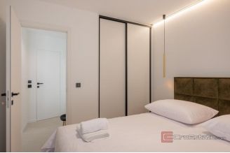 020 2046 102 Split Center Two modern apartment units for sale