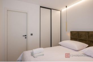 020 2046 102 Split Center Two modern apartment units for sale