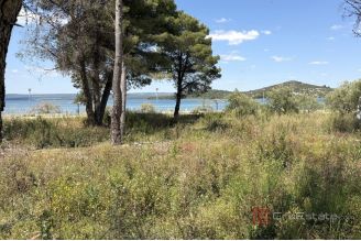 007 2041 108 near sibenik attractive building plot first row to the sea for sale