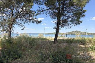 007 2041 108 near sibenik attractive building plot first row to the sea for sale