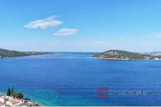 006 2041 109 Rogoznica Building land with a sea view for sale