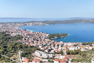 007 2035 240 Trogir Land with sea view and permission to build a villa for sale