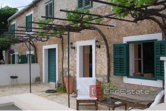 10 4265 30 Brac House For Sale