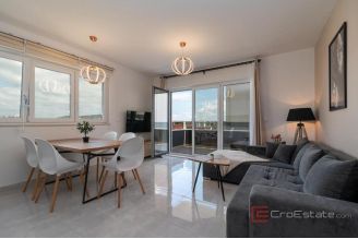 018 2035 241 Trogir Modern apartment in a new building with a swimming pool for sale