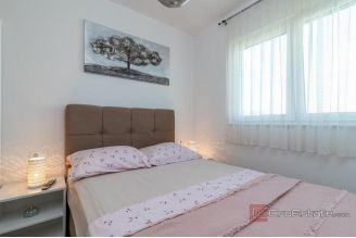 018 2035 241 Trogir Modern apartment in a new building with a swimming pool for sale