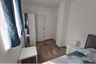 020 1026 08 Crikvenica Apartment house with sea view for sale