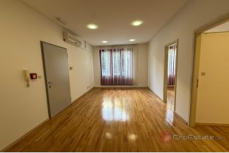 001 2041 111 split lovret office space near the court rent