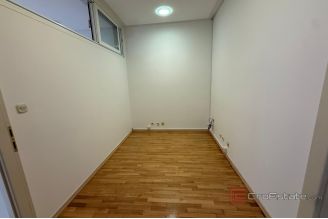 008 2041 111 split lovret office space near the court rent