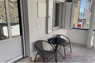 017 5393 30 Vodice Apartment house in city centre for sale