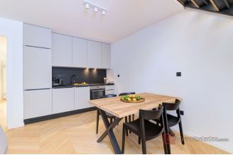 019 1024 32 Opatija Luxurious apartment near the sea for sale