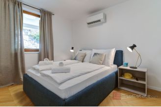 019 1024 32 Opatija Luxurious apartment near the sea for sale
