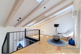 019 1024 32 Opatija Luxurious apartment near the sea for sale