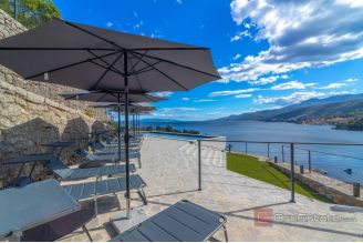019 1024 32 Opatija Luxurious apartment near the sea for sale