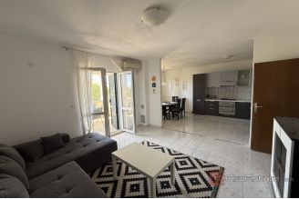 010 2043 178 Rogoznica Two bedroom apartment with garden and parking for sale