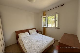 010 2043 178 Rogoznica Two bedroom apartment with garden and parking for sale
