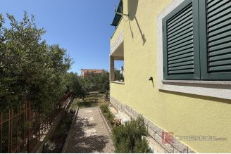 010 2043 178 Rogoznica Two bedroom apartment with garden and parking for sale