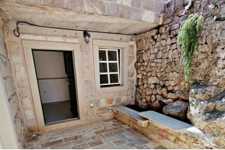 013 1018 09 Dubrovnik Stone House for sale