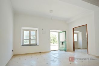 013 1018 09 Dubrovnik Stone House for sale