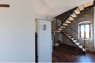 007 5394 30 Solta Semi detached stone house for sale