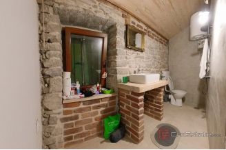 007 5394 30 Solta Semi detached stone house for sale