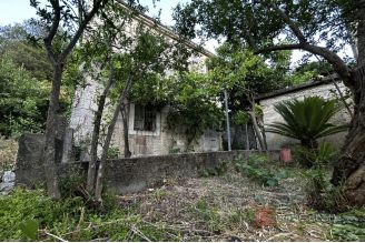 008 2052 67 Peljesac Semi detached stone house for renovation for sale