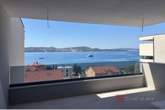 012 2035 244 Trogir Luxury penthouse with open sea view for sale